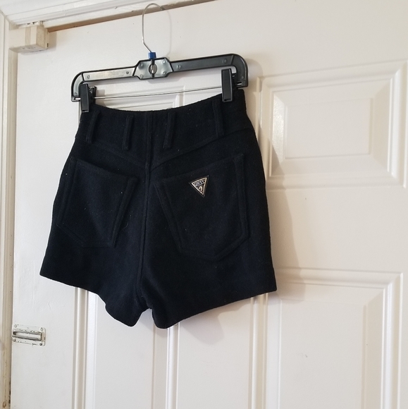 Guess High Rise short - Picture 9 of 12